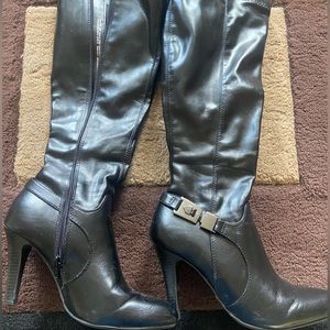 DANA BUCHMAN BLACK CALF HIGH BOOTS IN SIZE 7.5